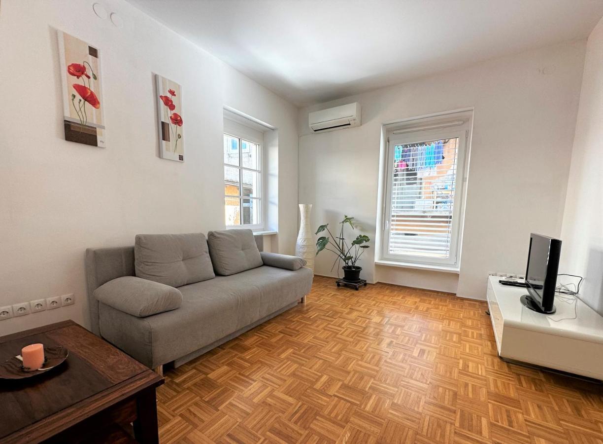 Charming Starry Night Apartment Ljubljana Kültér fotó